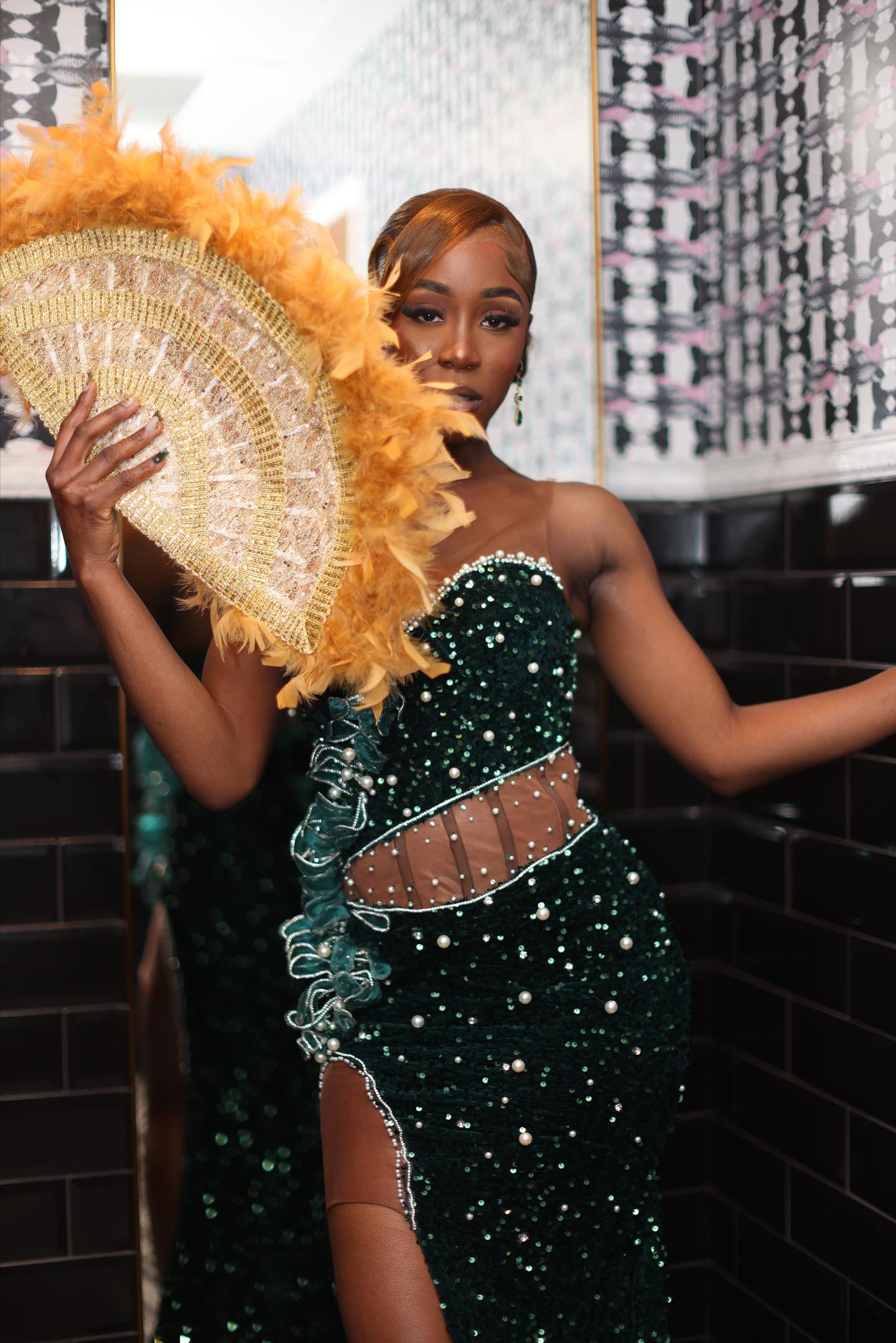 Book Prom Consultation